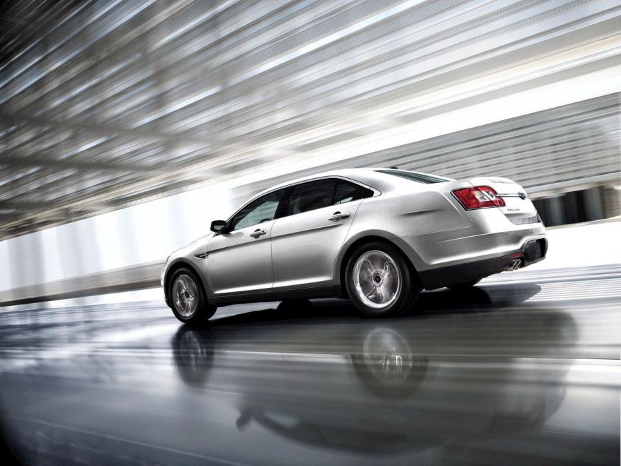  Ford Taurus 2010 года  (фото 27 из 161)